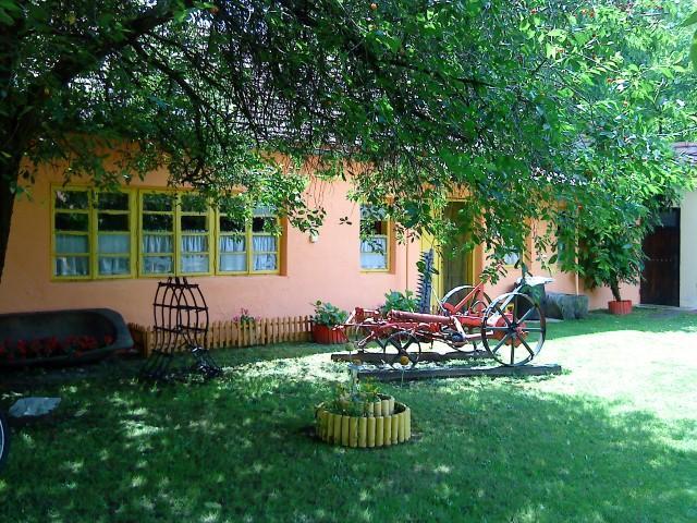 Trenkovo Seoski Turiziam Larva المظهر الخارجي الصورة